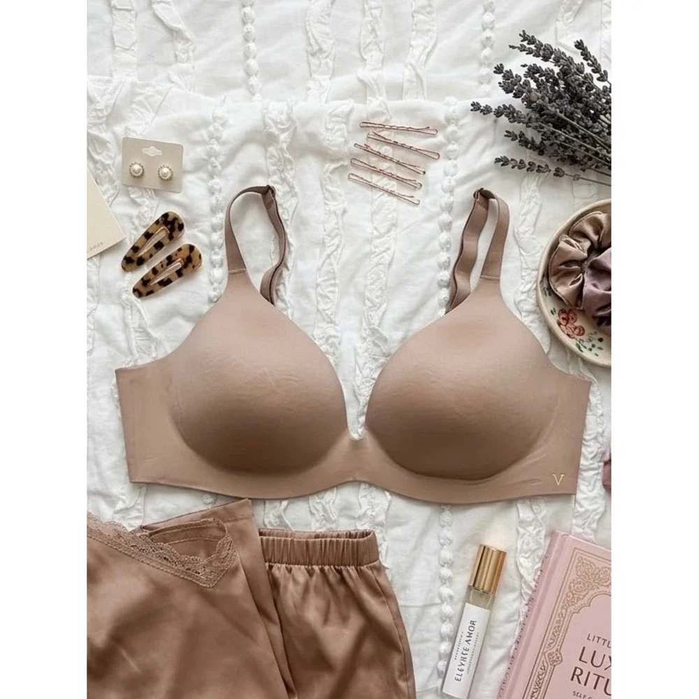 Victoria's Secret Lined Semi Demi Bra Tan Nude 32DDD Smooth Seamless Bra